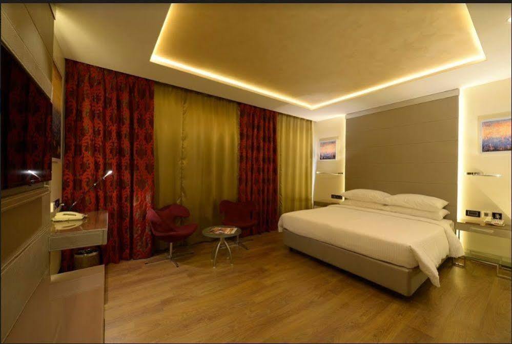 Genesis Hotel Near Mumbai Airport 외부 사진